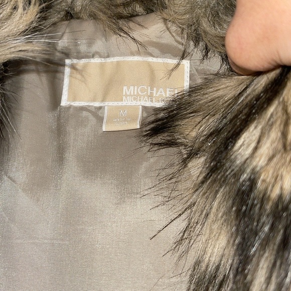 Michael kors size M fur vest - Picture 2 of 3